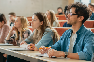 Immagine a colori di studenti